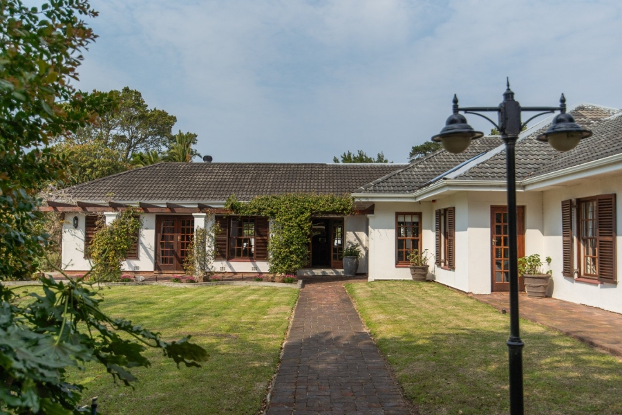 5 Bedroom Property for Sale in Theescombe Eastern Cape